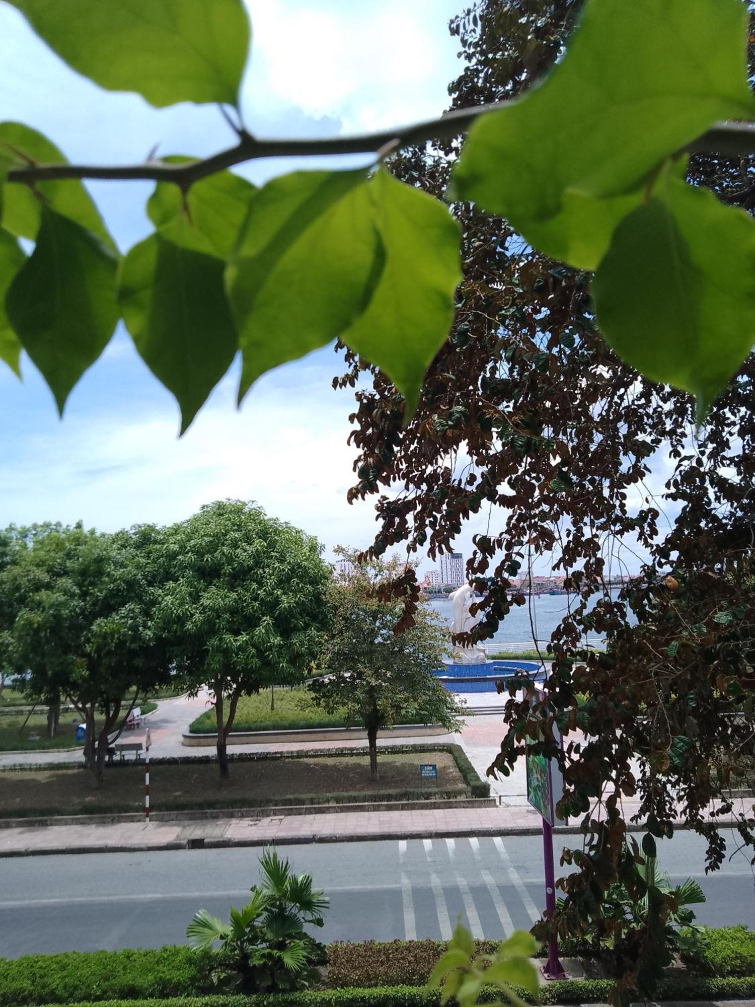 Nha Nghi Hang Nga Dong Hoi Esterno foto
